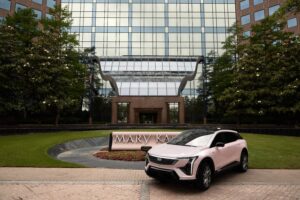 J2014337-UNL-US-249-Cadillac-Optiq-TMKB-1