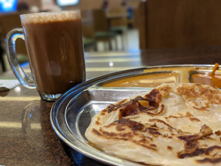 Roti canai and teh tarik. Photo by The Vibes