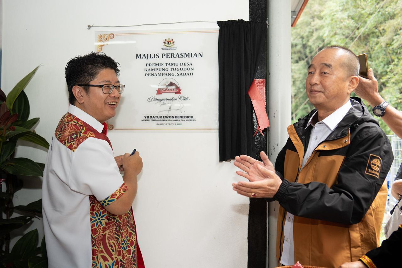perasmian-tamu-desa-togudon-32238945641796381467.jpg