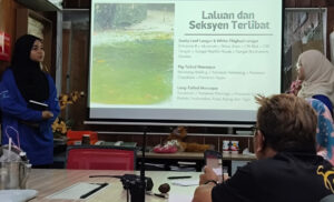 Penulis membentangkan hasil dapatannya