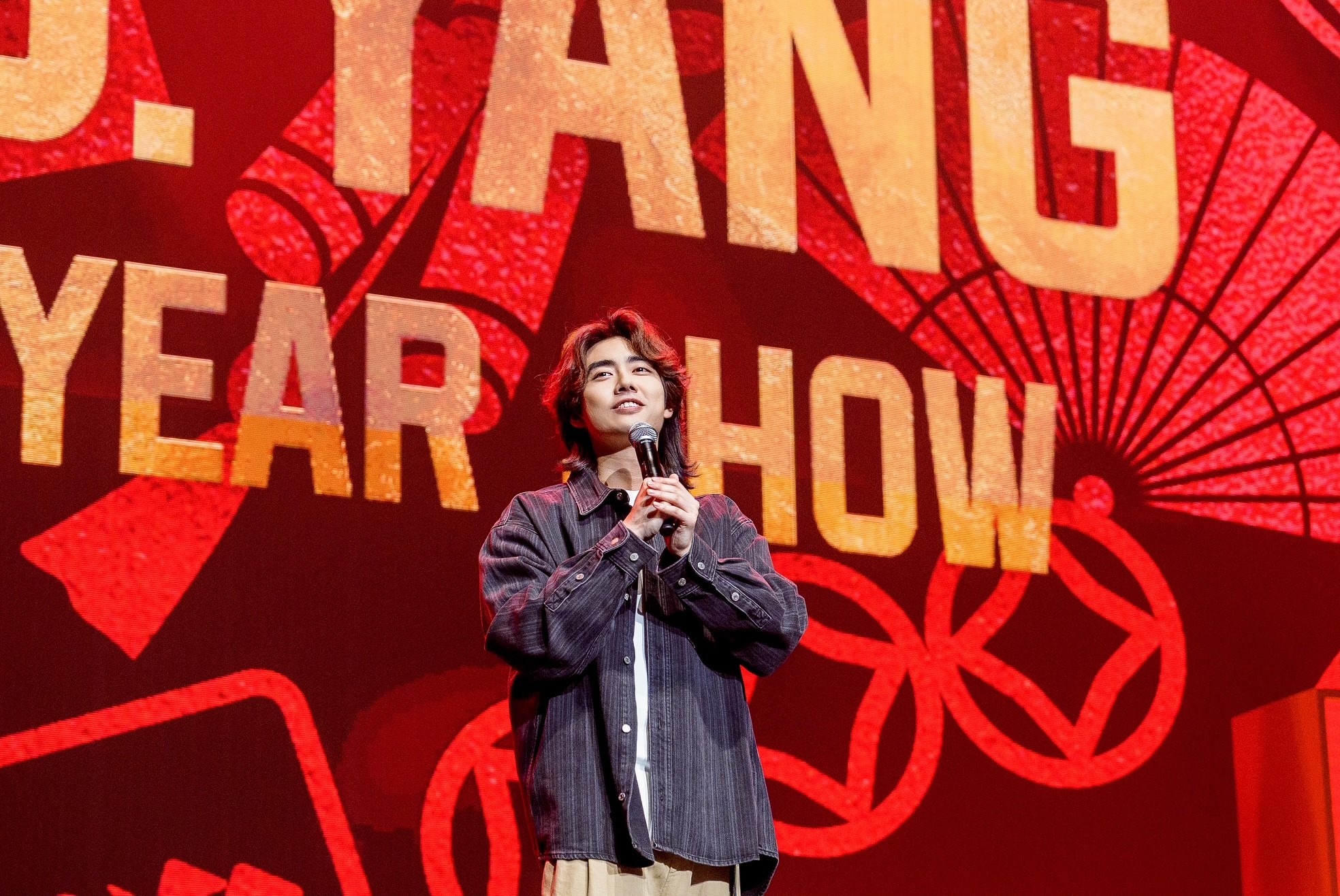 Kong Chiho, an uprising stand-up comedian from Guangzhou performed a hilarious warm-up set over the two nights.
