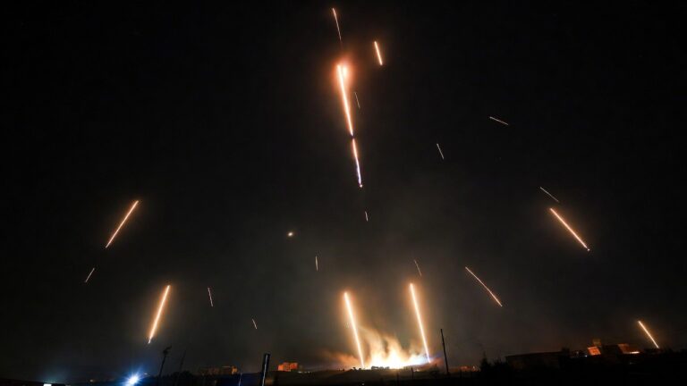 grok_image_1775603222101