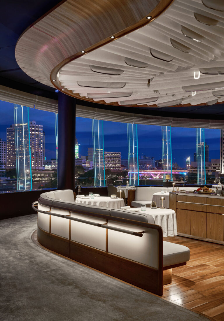 772333-1-Blue-Fine-Dining-jpg-16