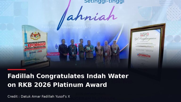 Indah Water Konsortium officials with the RKB 2026 Platinum Award trophy and MPC certificate