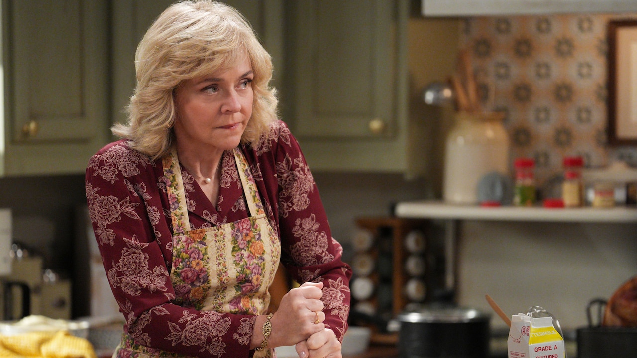 A scene from the Thanksgiving episode of Georgie & Mandy's First Marriage