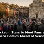Illustrative image of a crowded medieval Tuscan square during a comics festival with headline text